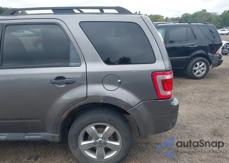 2011 Ford Escape Xlt z USA, uszkodzony, nr VIN 1FMCU9DG9BKB17396